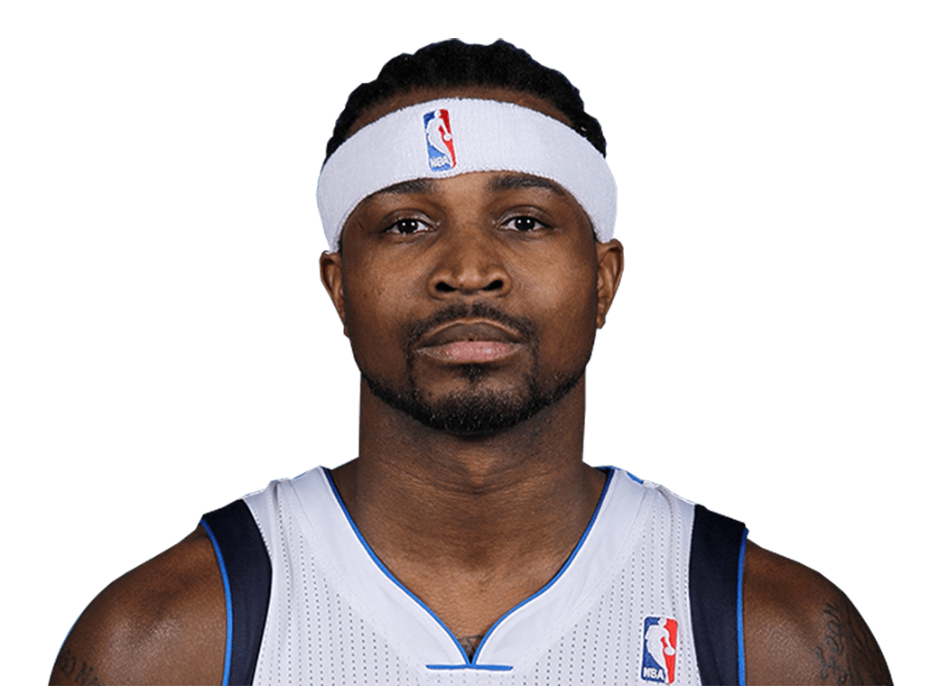 Dee Brown headshot