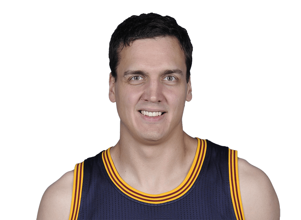 Sasha Kaun headshot